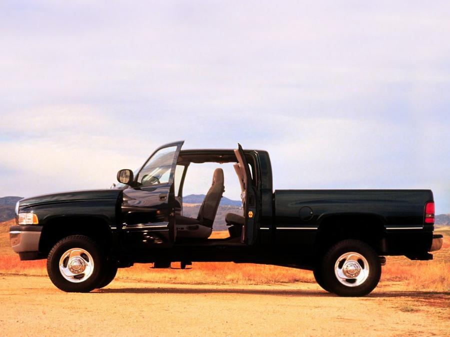  Dodge Ram 1500 Quad Cab 1994 года  (фото 3 из 6)